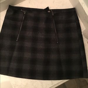 Deep Wool Plaid Skirt with Dual Front Zippers